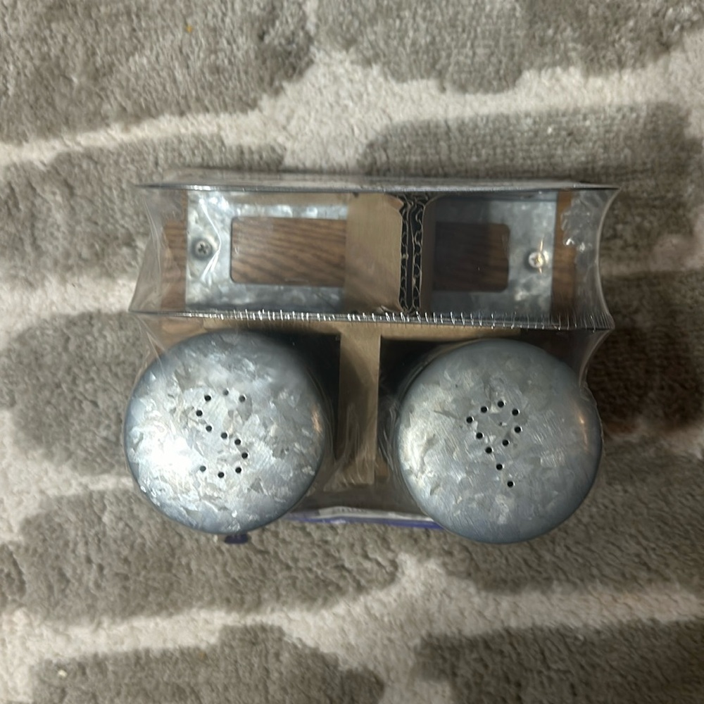 New salt and paper shaker